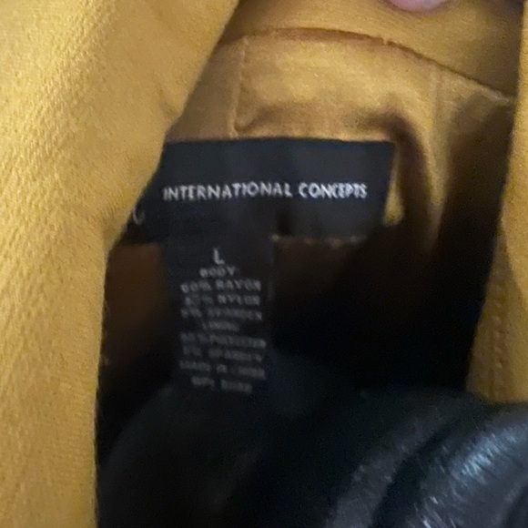 Stylish Yellow Ruffle Jacket - Picture 3 of 4